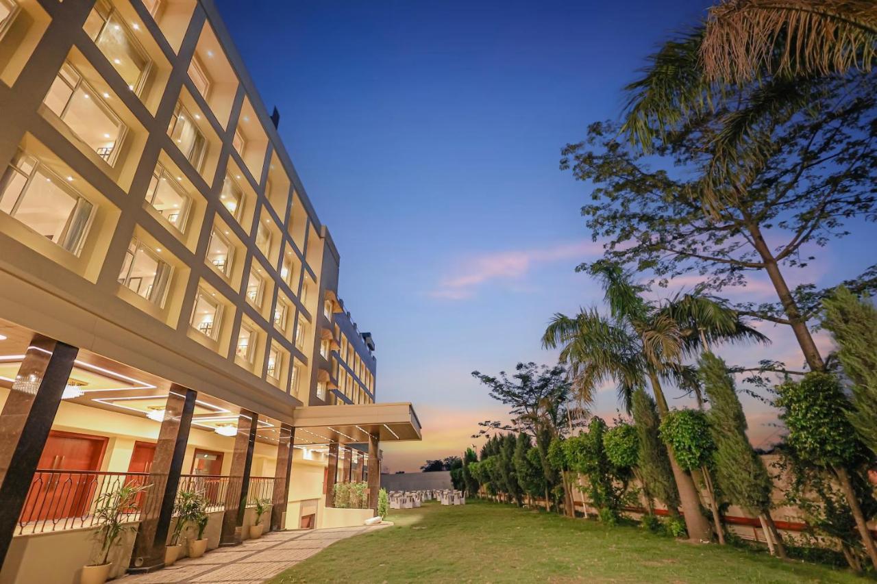 Regenta Dehradun By Royal Orchid Hotels Limited Exterior photo