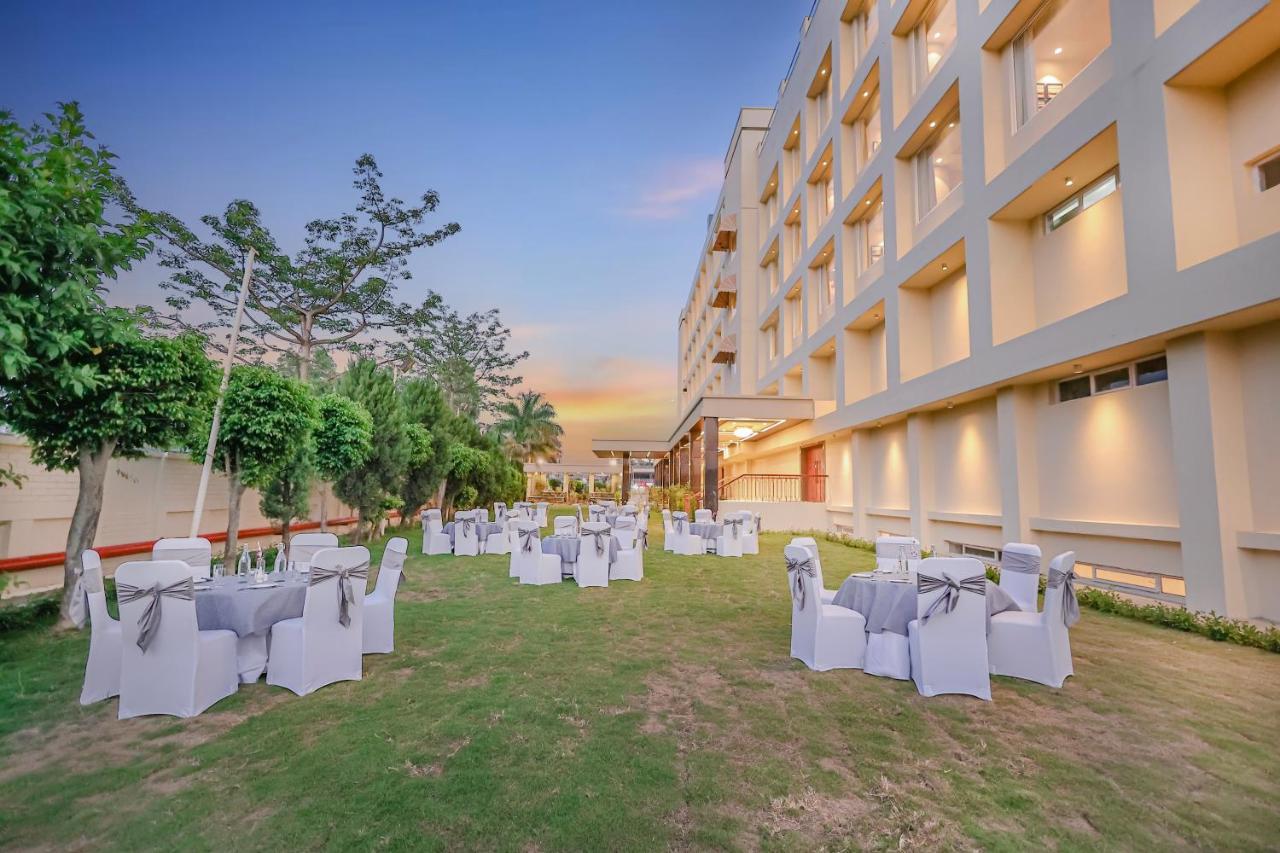 Regenta Dehradun By Royal Orchid Hotels Limited Exterior photo